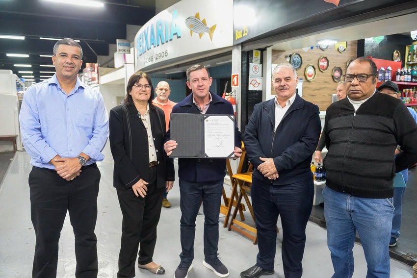 Prefeito Orlando Morando assina ordem de serviço para revitalização do Mercado Municipal do Rudge Ramos