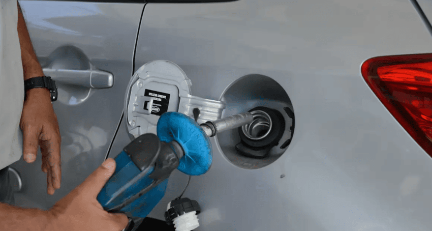 Petrobras reajusta em 7,12% preço da gasolina para distribuidoras