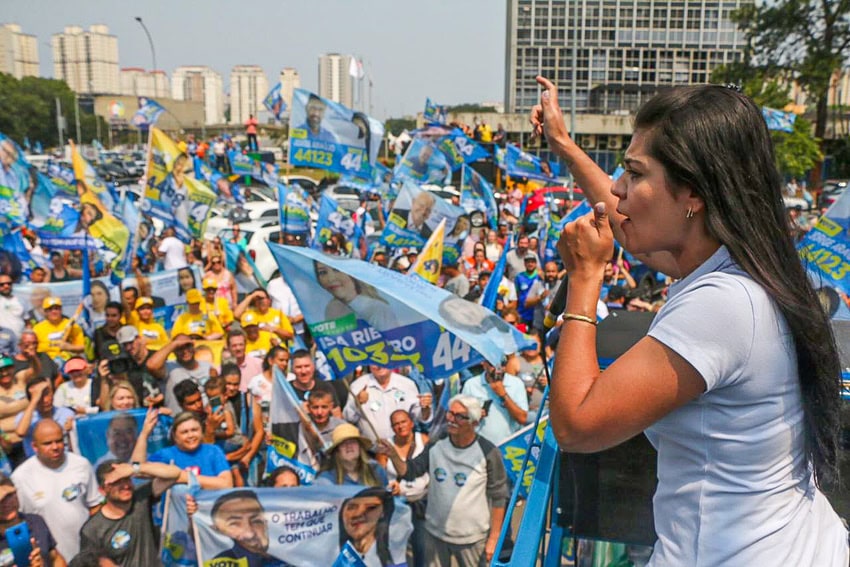 Flávia Morando