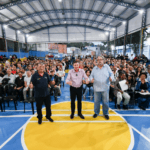 Orlando Morando avança em regularização e entrega escrituras no Jd. João de Barro