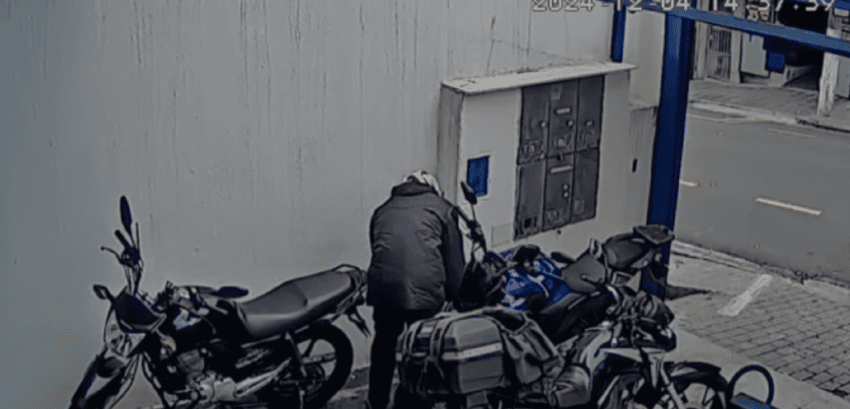 Criminoso furta frente de moto 0 km e prejuízo chega a R$ 3 mil