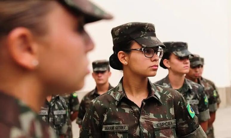 mulheres no Exército
