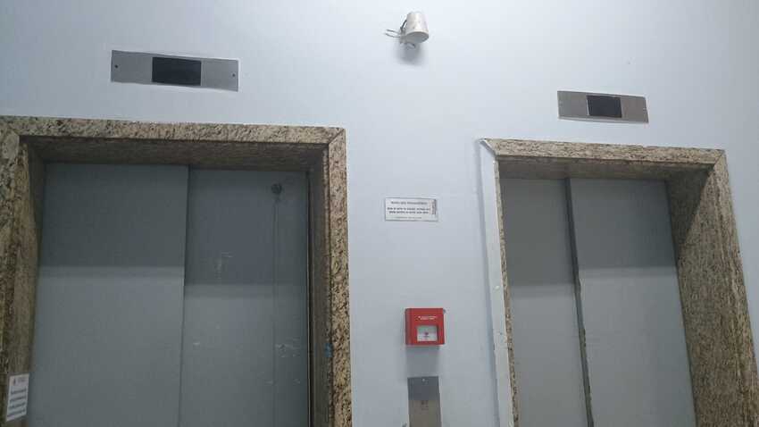 Elevadores no Hospital Piraporinha