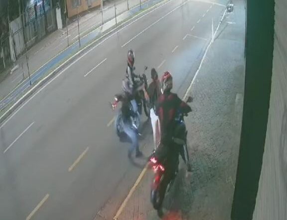 bando roubando moto