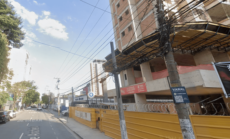 edifício em construção na rua das esmeraldas