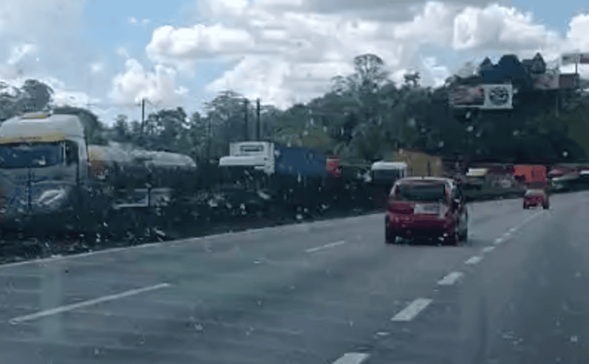 Tráfego intenso no sistema Anchieta-Imigrantes nesta tarde