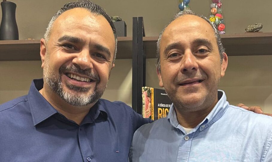 Guto anuncia criação de Secretaria de Comunicação sob comando de Vanderson Teixeira