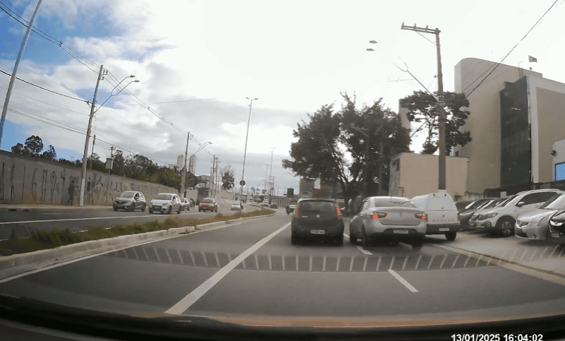 acidente entre carros