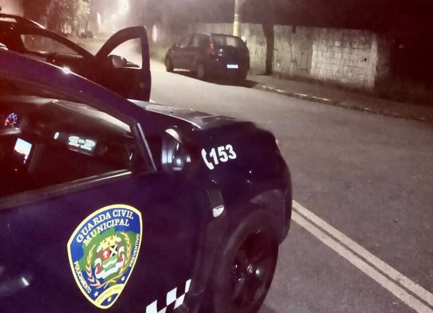 GCM de Ribeirão Pires encontra carro roubado e devolve para proprietário