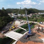 Guto Volpi vistoria obras de mobilidade e construção de unidades de saúde nos bairros