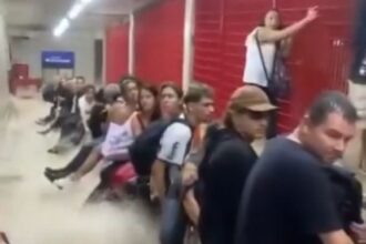 estação alagada