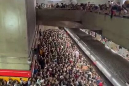 Na Capital: Estação Sé lotada na véspera de feriado
