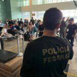 Governo brasileiro ordena retirada de algemas de deportados dos EUA