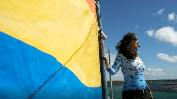 turista no mar - praia