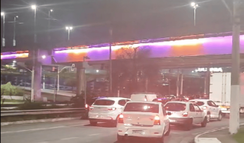 Viaduto Mamãe Clory recebe iluminação especial em São Bernardo