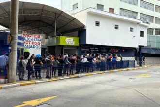 Fila no atendimento do Cartão Legal Escolar chama a atenção no centro de SBC