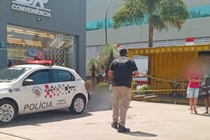 Homem cai em posto de gasolina de Ribeirão Pires, bate a cabeça e morre