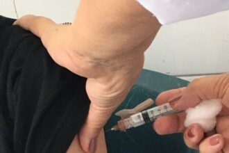 Diadema realiza mutirão de vacinação e aplica mais de 2,4 mil doses em um dia