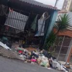 Morador junta montanha de lixo em casa em S.Bernardo e vizinhos pedem ajuda