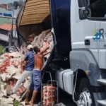 carga de cerveja caída no chão