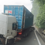 Engavetamento envolvendo 5 carretas gera congestionamento na Anchieta