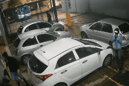 Após bando roubar 4 veículos em estacionamento de S.Bernardo, um é preso e um morre