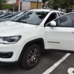 uando trafegava pela Avenida José Amazonas, uma viatura descaracterizada da corregedoria da GCM abordou o carro dirigido por um menor, um Jeep Compass