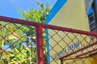 Escola estadual em São Bernardo suspende aulas presenciais por 30 dias após queda de árvores e desmoronamento 