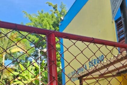 Escola estadual em São Bernardo suspende aulas presenciais por 30 dias após queda de árvores e desmoronamento 
