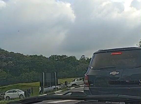 Onda de calor leva mais moradores ao Riacho grande e trânsito fica congestionado