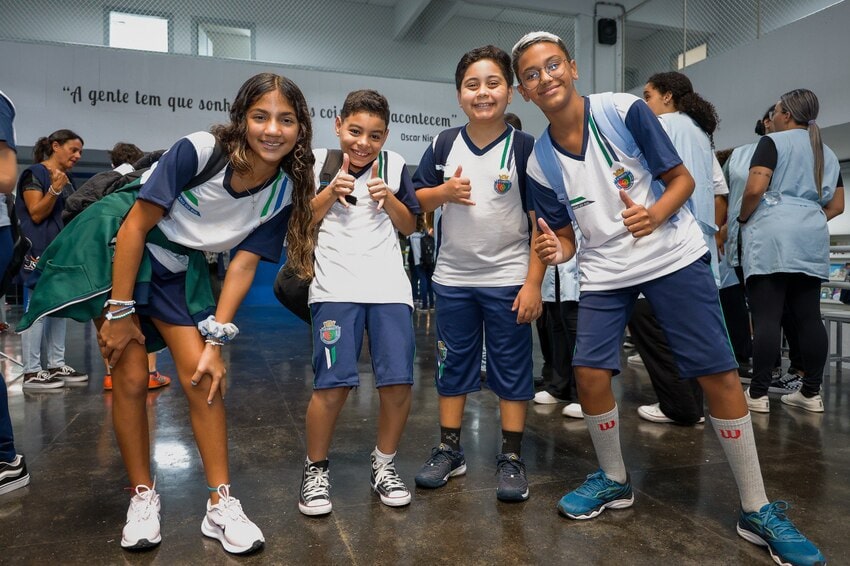 São Caetano tem volta às aulas tranquilo e com famílias aprovando o fim do uso do celular nas escolas