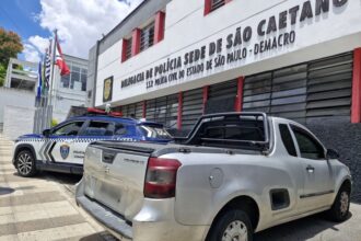 GCM de São Caetano detém homem por adulteração de emplacamento e captura procurado da Justiça