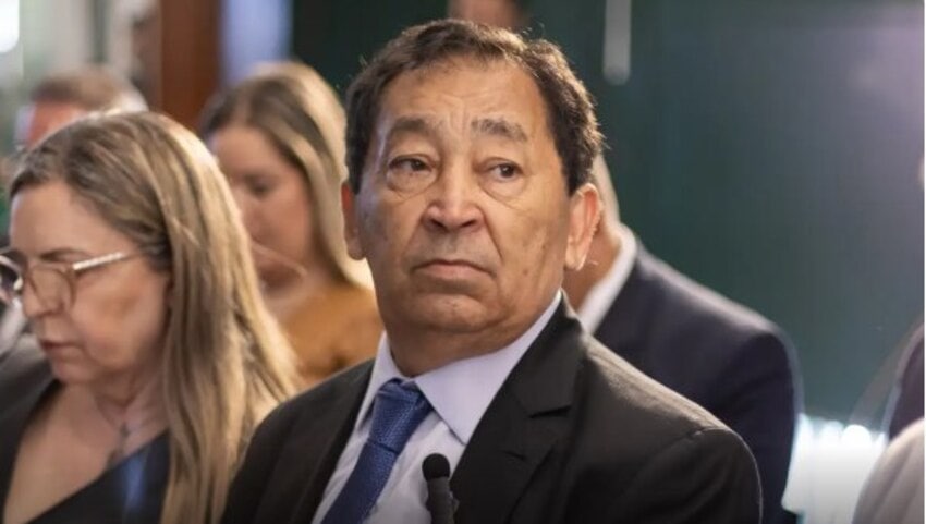 Ex-prefeito ficou surpreso com possível atentado forjado, diz defesa