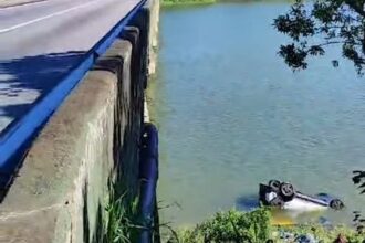 carro caído na represa billings