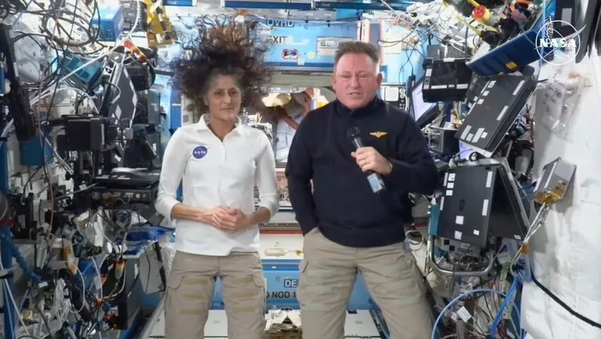Astronautas da Nasa retornam à Terra após nove meses no espaço