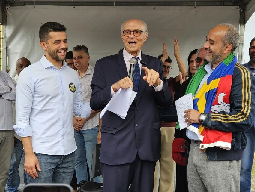 Várias autoridades entre elas os deputados Caio França e Eduardo Suplicy participaram da inauguração da clínica pública de cannabis ao lado do prefeito Guto Volpi.