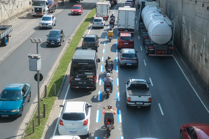 Faixa Azul é concluída na Av. Lions, em São Bernardo 