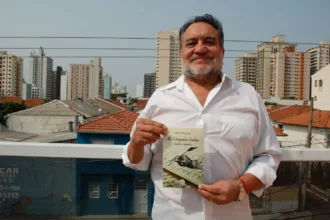 Escritor do ABC lança sétimo livro