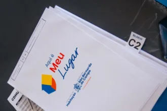 100 dias de governo em São Bernardo: moradores da Vila Mercedes recebem escrituras definitivas