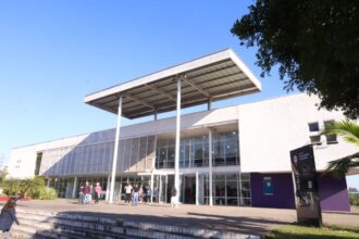 Crianças de Mauá descobrem as próprias expressões artísticas no projeto Pincel Mágico