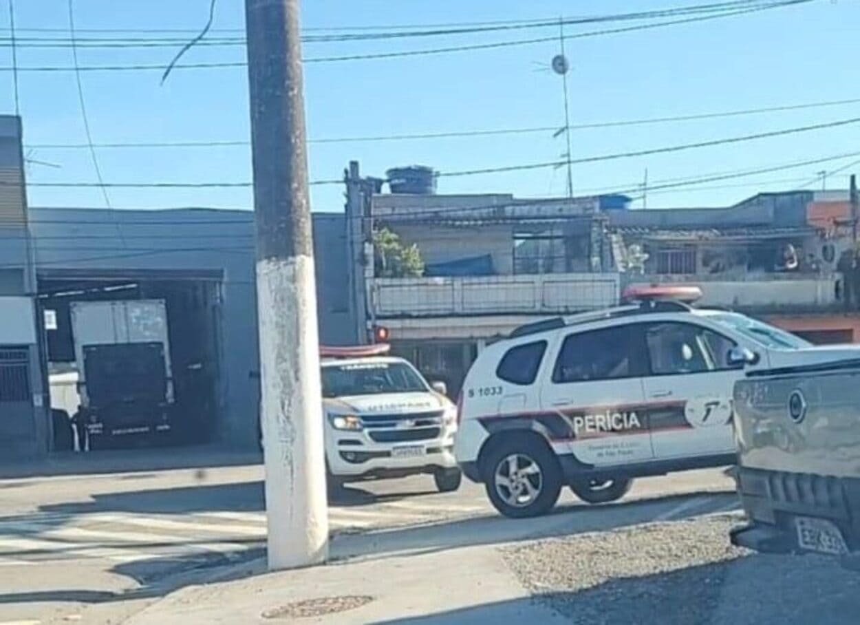 Casal morre após colisão de moto e carro em São Bernardo
