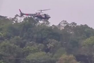 Polícia recupera carro roubado após perseguição a criminosos