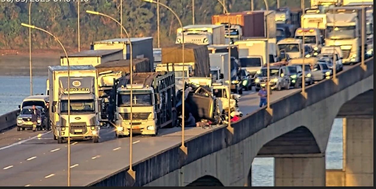 Engavetamento no Rodoanel deixa 10 vítimas e trânsito é liberado após manhã de caos  