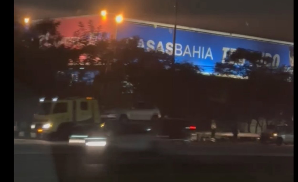 Acidente e excesso de veículos agravam trânsito na Anchieta 