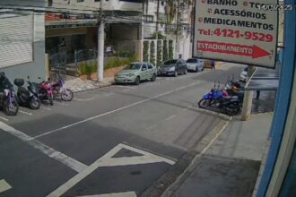 Criminoso furta módulos de três motos em São Bernardo e câmera registra