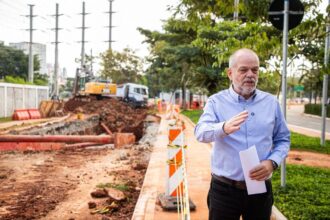 Prefeito Tite Campanella vistoria obras do Drenar São Caetano