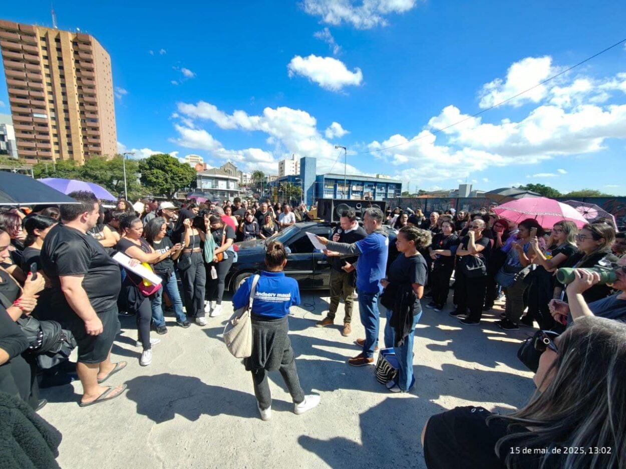 Uma paralisação organizada pelo Sindicato dos Servidores e Funcionários Públicos(Sindserv) de Mauá resultou em avanços significativos nas reivindicações dos Auxiliares de Desenvolvimento Infantil (ADI) e dos Auxiliares de Apoio à Educação Inclusiva (AAEI)
