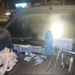 Carro, o celular e os objetos encontrados com o indivíduo preso permaneceram apreendidos e serão encaminhados à perícia