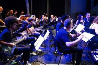 Big Band Salada Mista presta homenagem a Ivan Lins no Teatro Santos Dumont