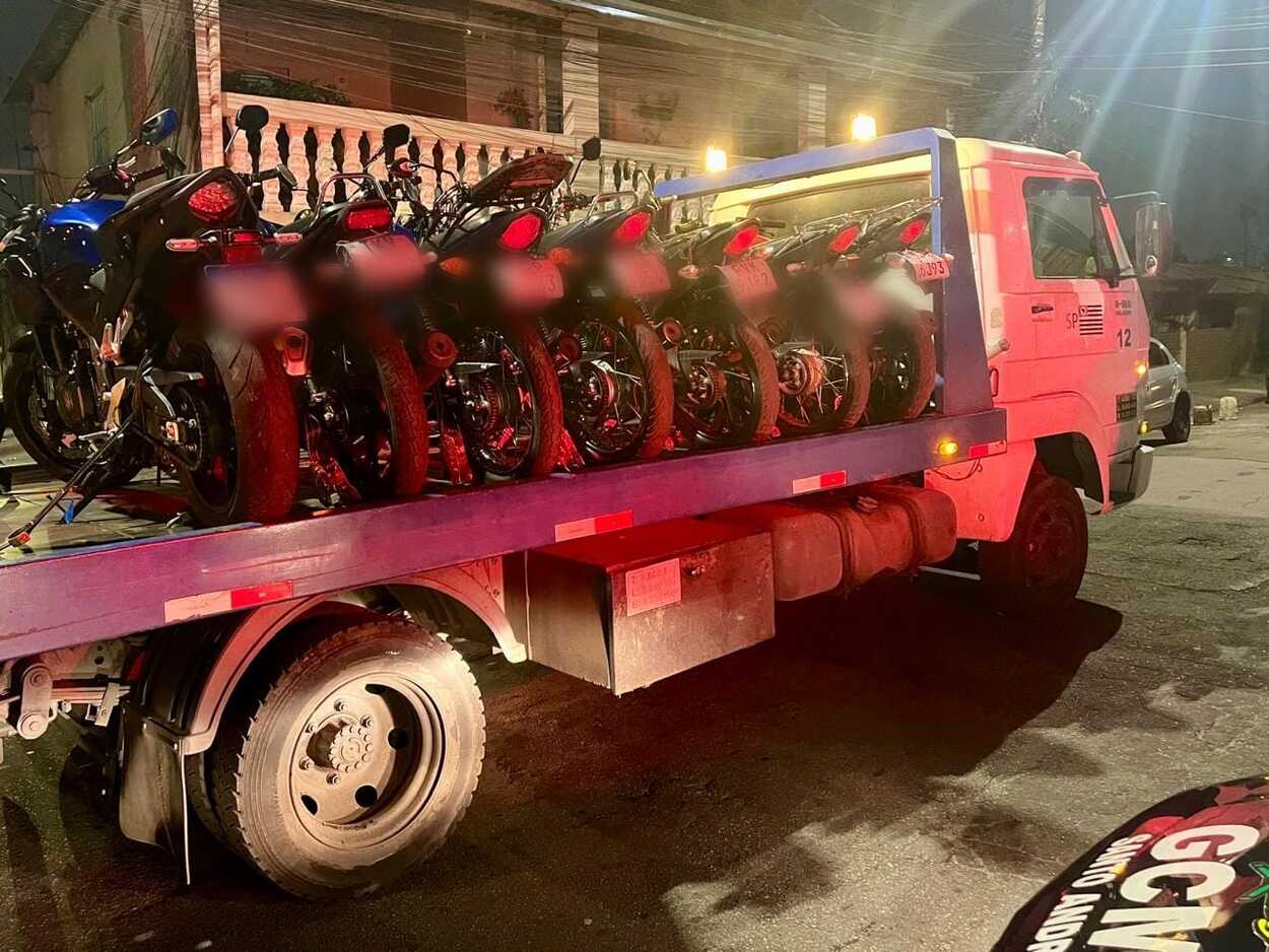 Operação "Sono Tranquilo" em Sto.André resulta na remoção de 17 Veículos, entre eles oito motos e 26 multas.